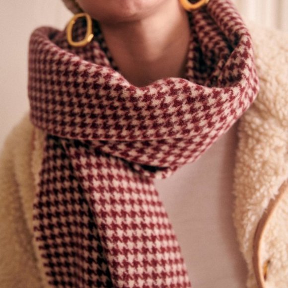 Sezane Accessories - NWT Sezane Seraphine Scarf in Burgundy Houndstooth